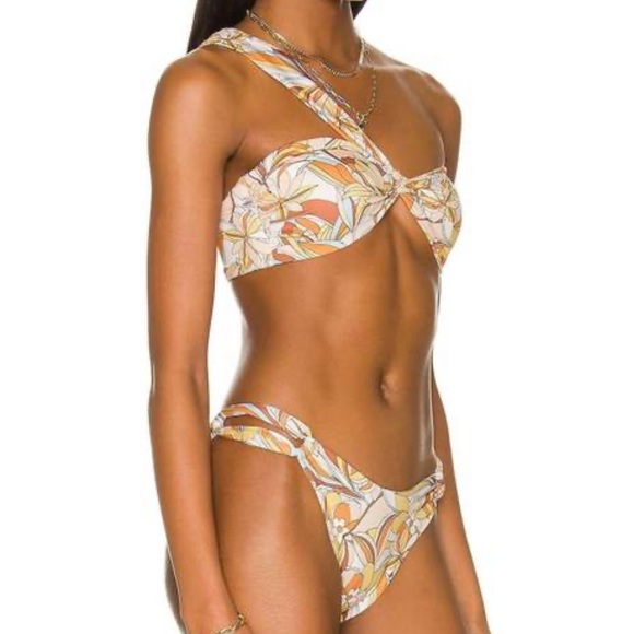 NWT  L*SPACE mick bikini top in soulshine floral - Picture 3 of 15